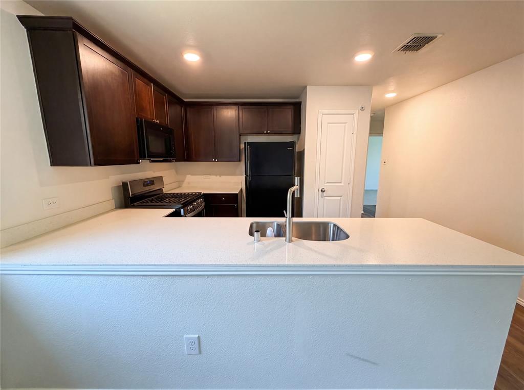 2214 Nightgrove Circle Property Photo 2
