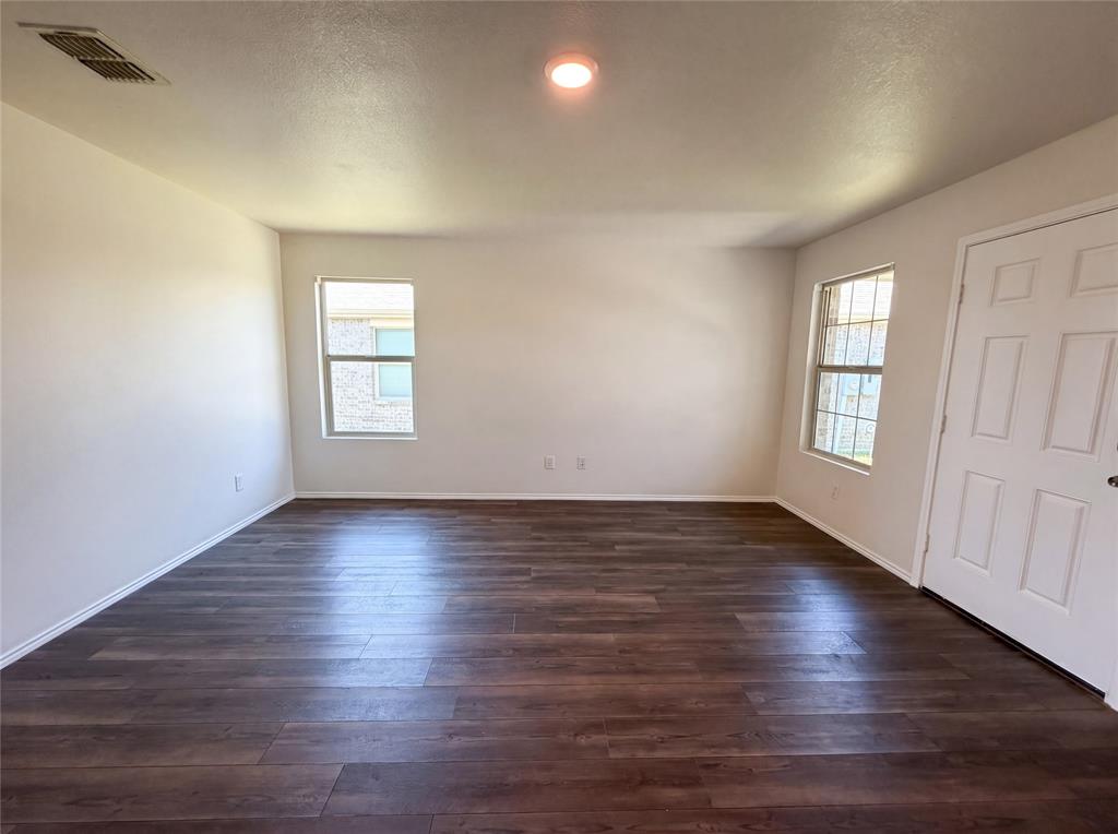 2214 Nightgrove Circle Property Photo 4