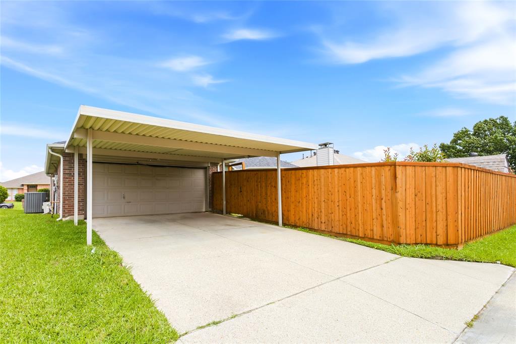 2720 Preston Creek Property Photo 5