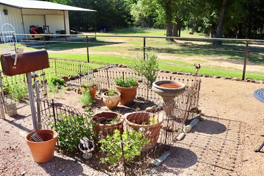 387 County Road 2101 Property Photo 8