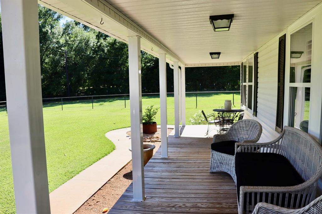 387 County Road 2101 Property Photo 15