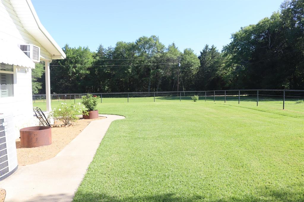 387 County Road 2101 Property Photo 37