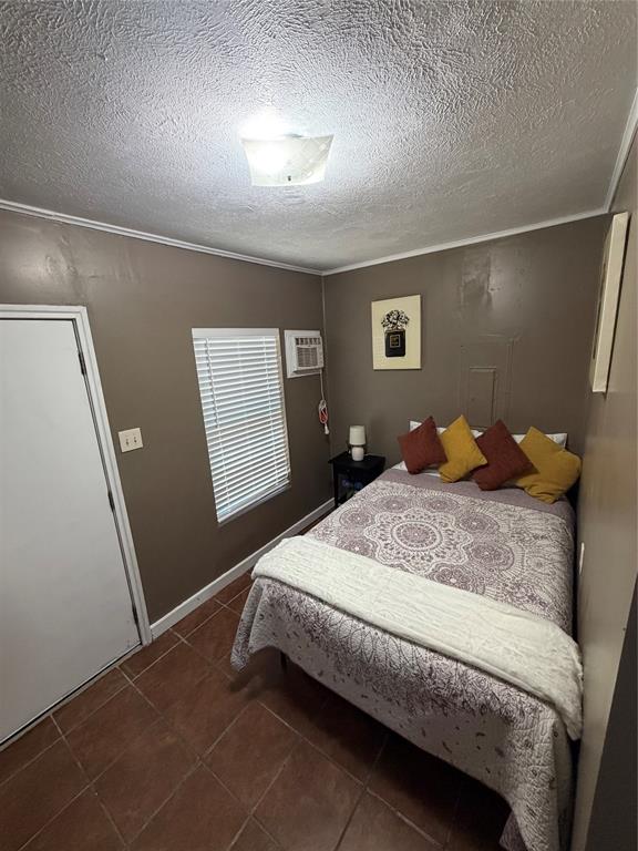 2436 Lockhart Avenue Property Photo 2