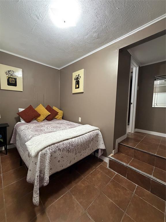 2436 Lockhart Avenue Property Photo 3