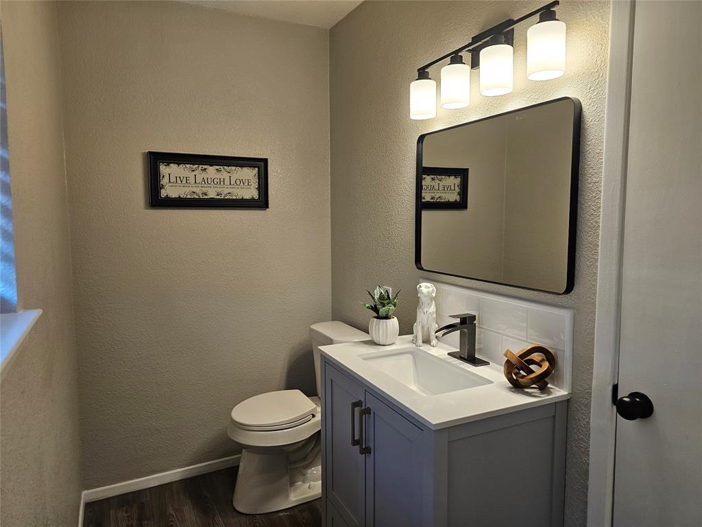 200 E Charles Street Property Photo 11