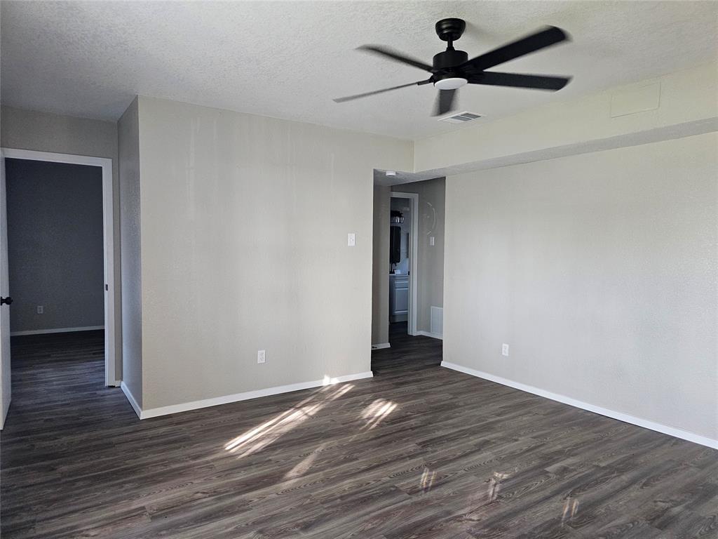200 E Charles Street Property Photo 16