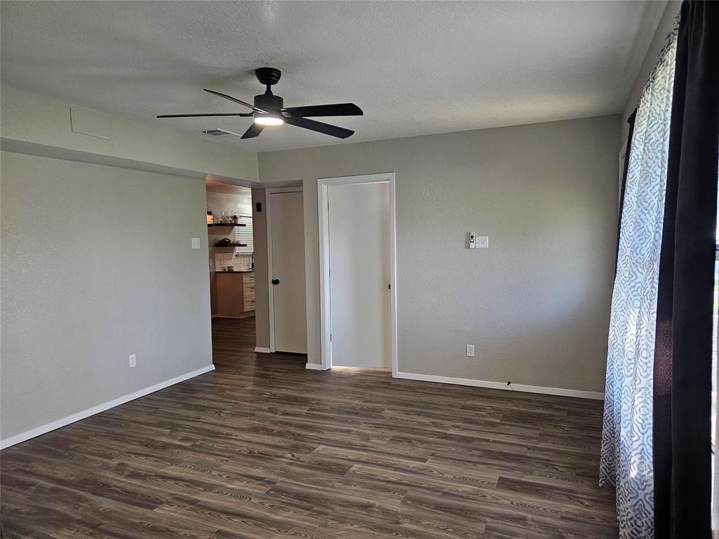 200 E Charles Street Property Photo 20