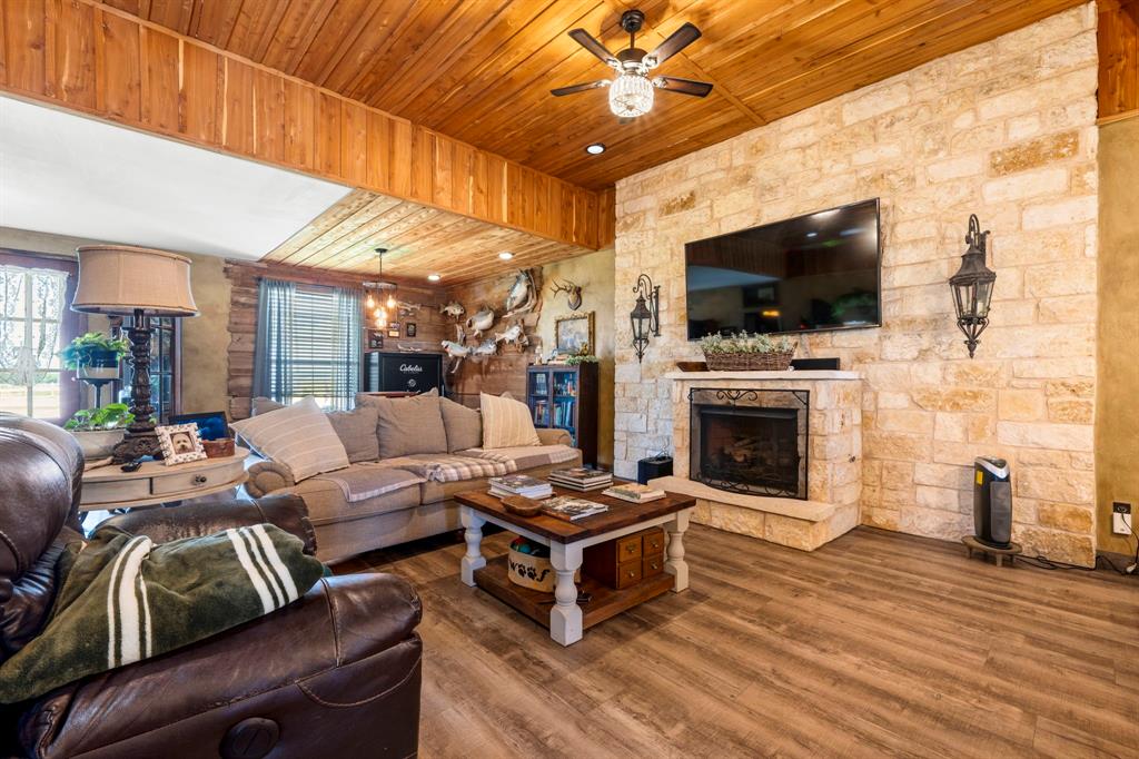 12102 Cedar Rock Parkway Property Photo 7