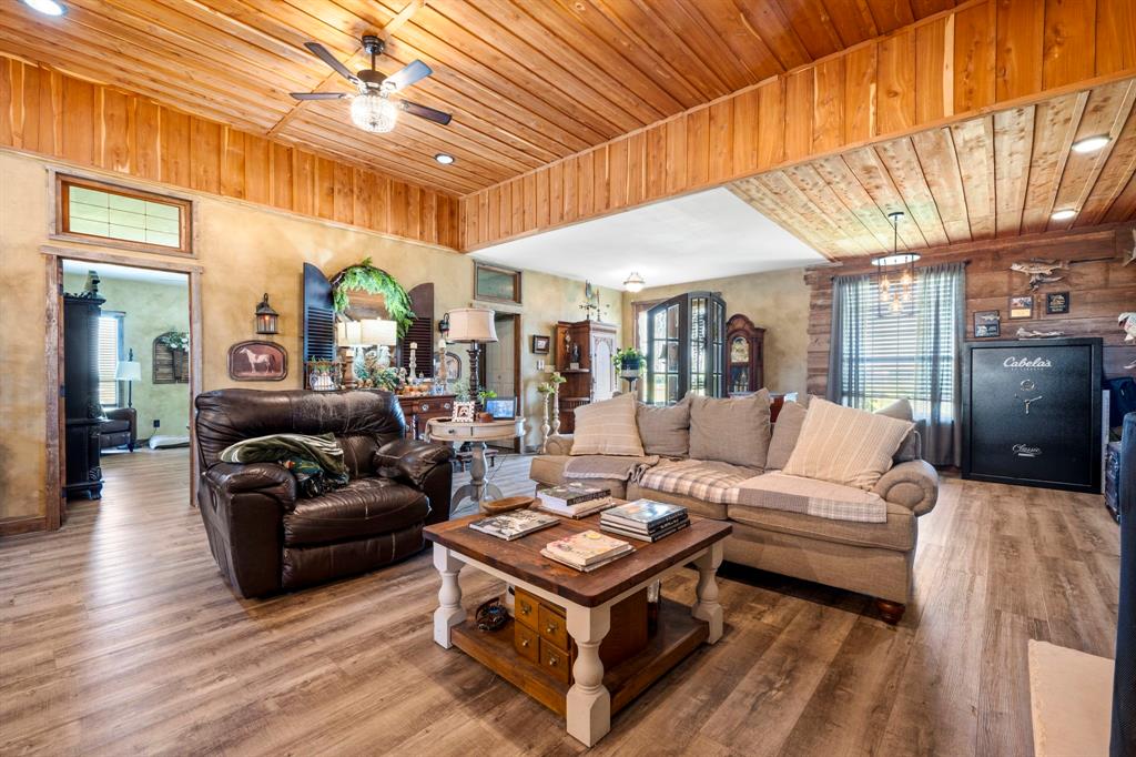 12102 Cedar Rock Parkway Property Photo 8