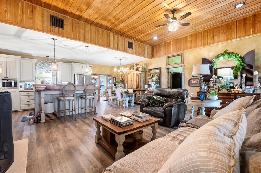 12102 Cedar Rock Parkway Property Photo 9