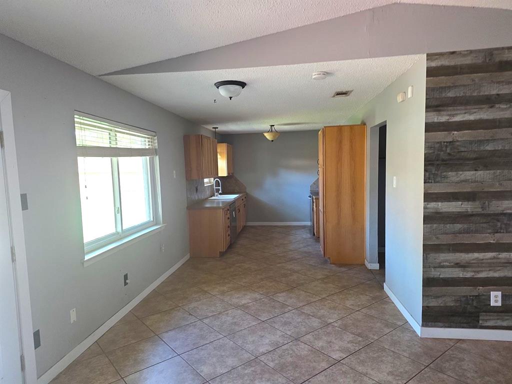 1900 26th Avenue Property Photo 6