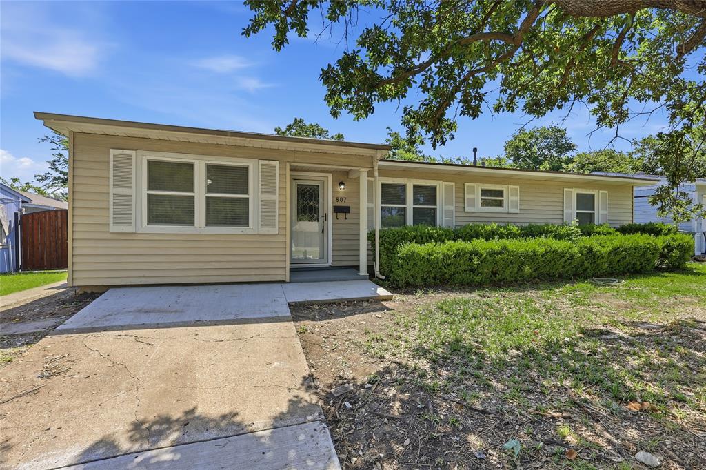 807 Highland Drive Property Photo 3