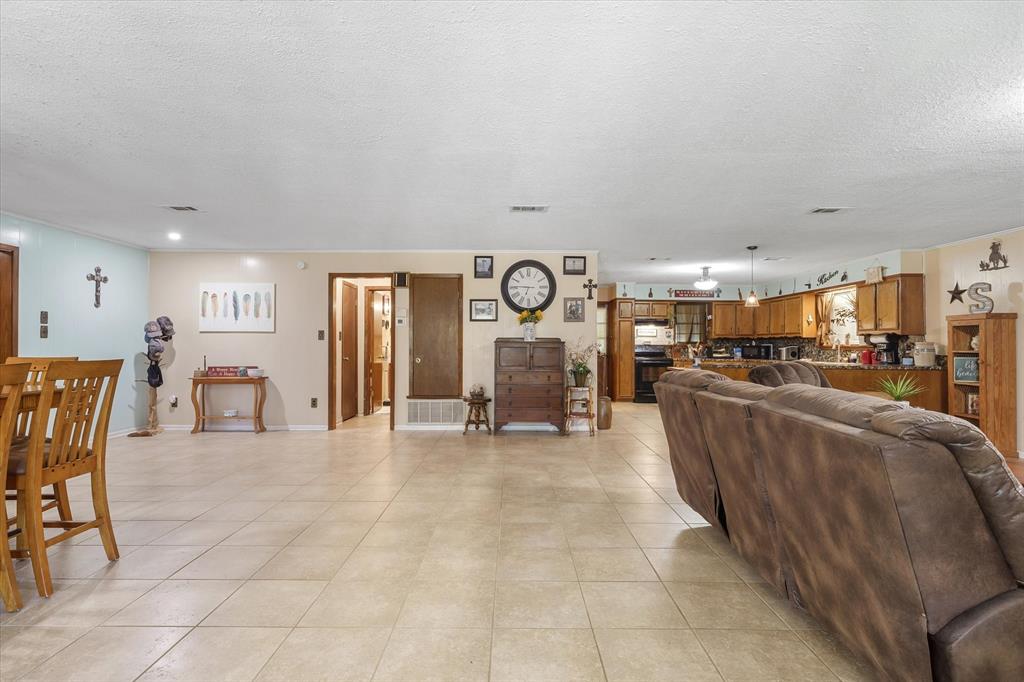 7611 Fm 314 Property Photo 8