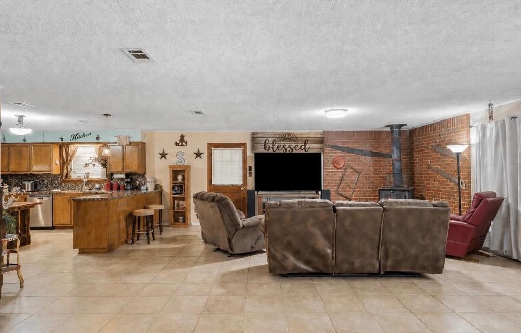 7611 Fm 314 Property Photo 9