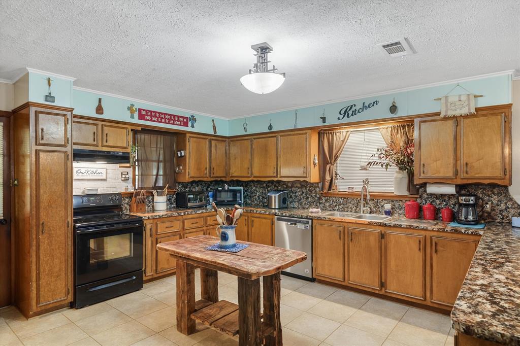 7611 Fm 314 Property Photo 12