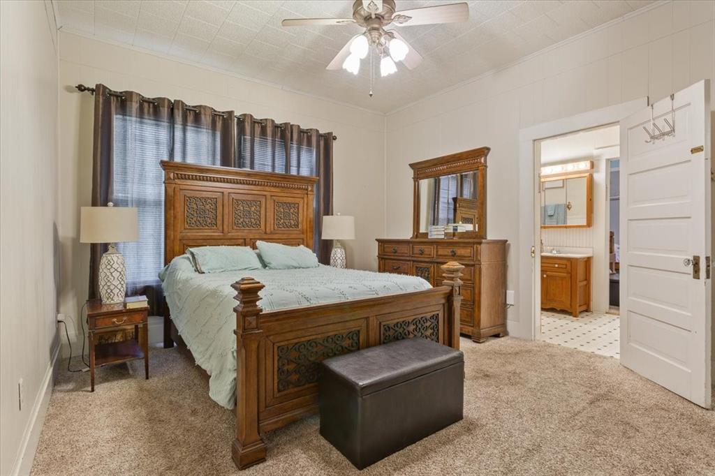 102 S Hogan Street Property Photo 14