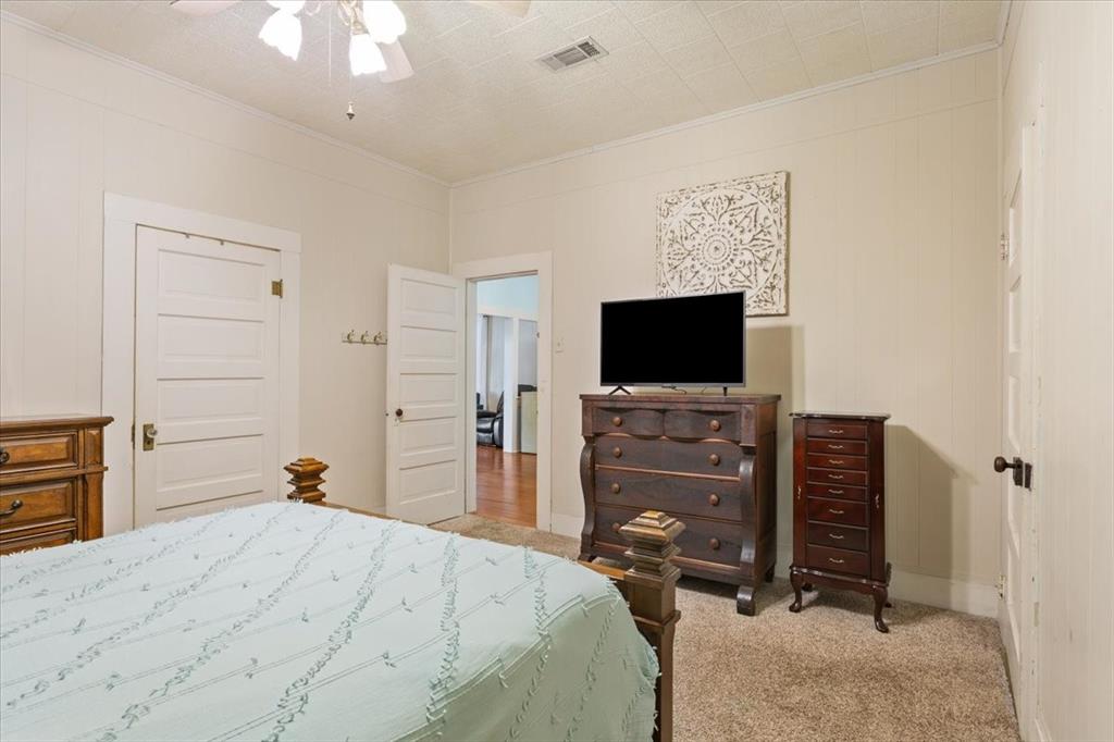 102 S Hogan Street Property Photo 15