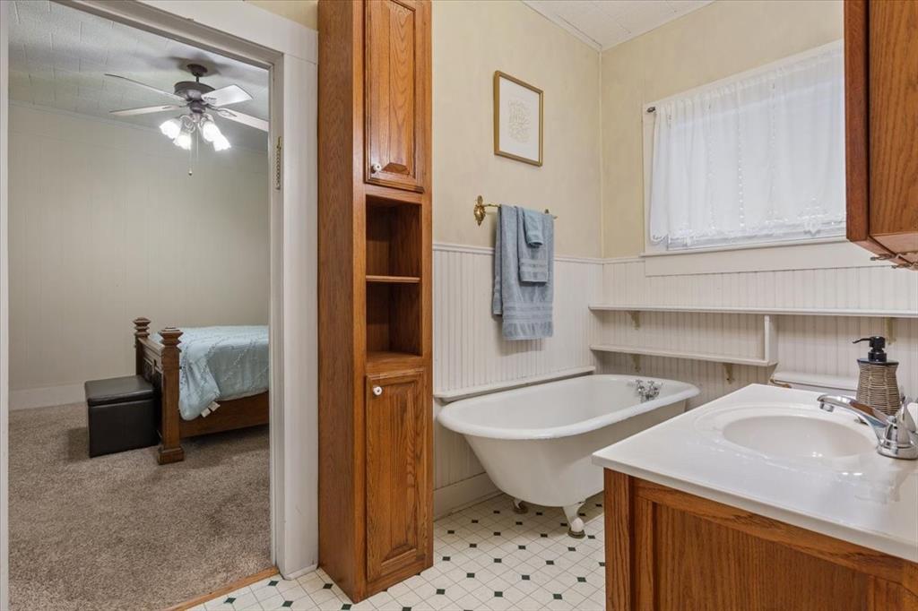 102 S Hogan Street Property Photo 16