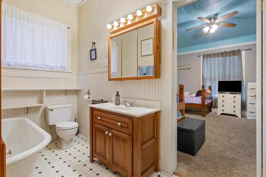 102 S Hogan Street Property Photo 18