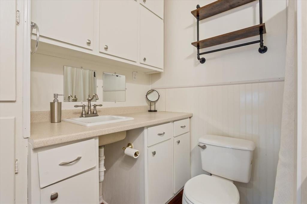102 S Hogan Street Property Photo 21
