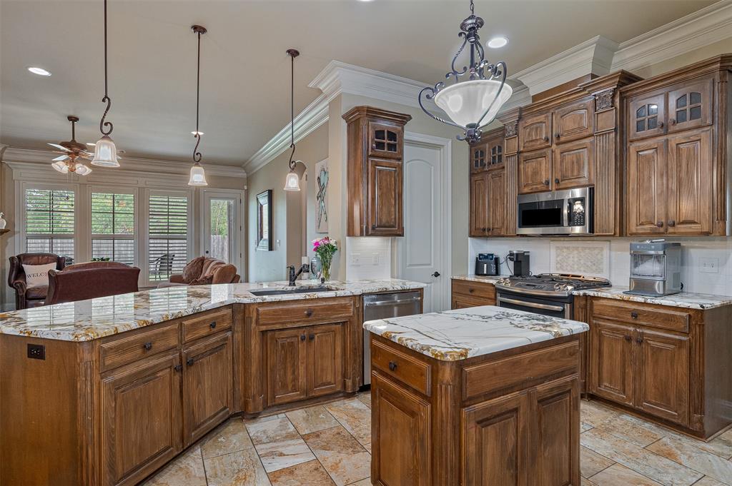 672 Dumaine Property Photo 14
