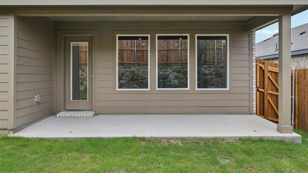3408 Spur Run Property Photo 5