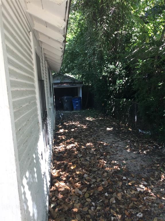 2327 Dathe Street Property Photo 6