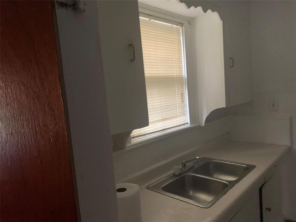 2327 Dathe Street Property Photo 20