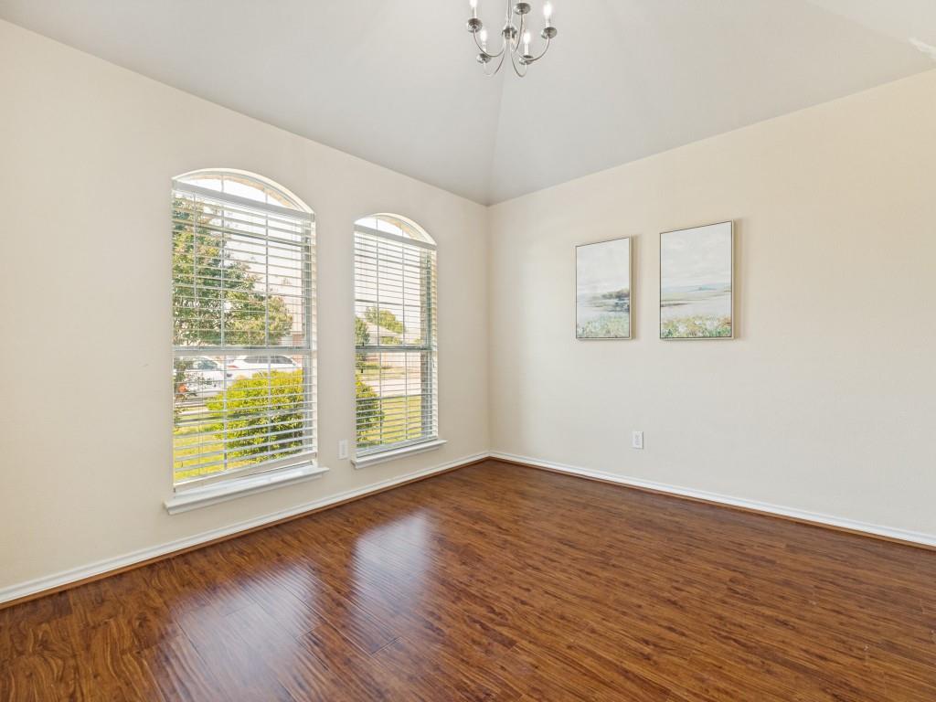 225 Charleston Drive Property Photo 6