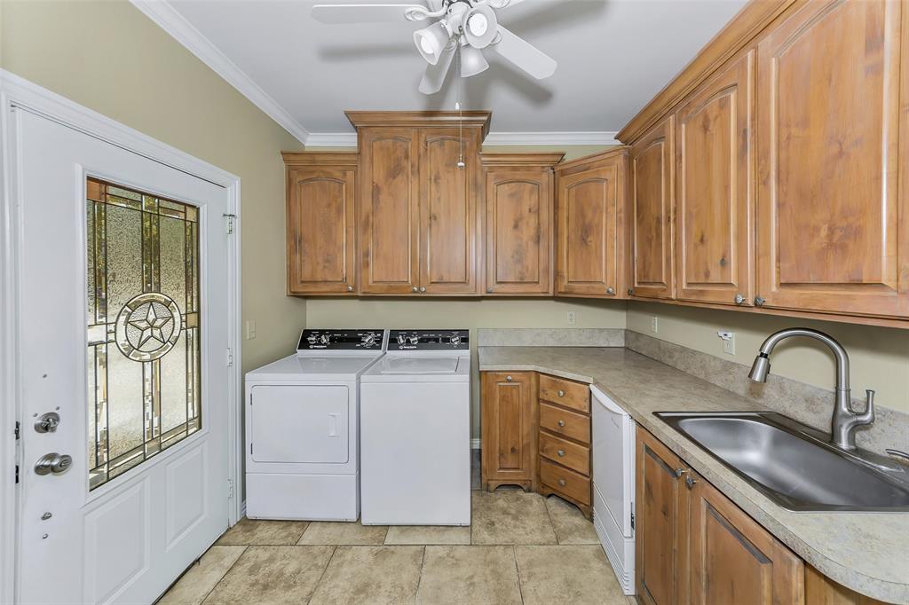 566 Selma Road Property Photo 4