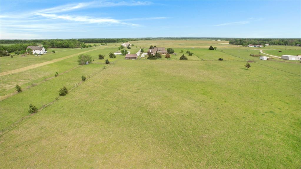 022 East Line Property Photo 3