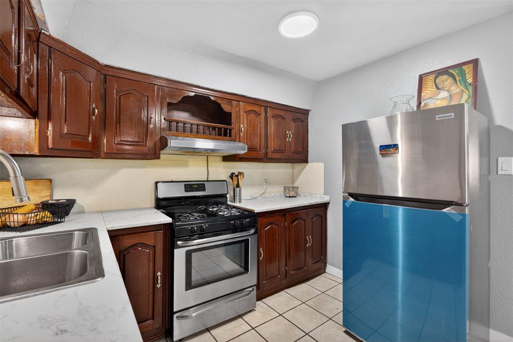 604 Graham Street Property Photo 11