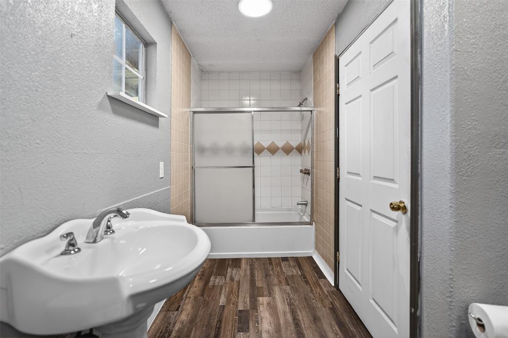604 Graham Street Property Photo 18