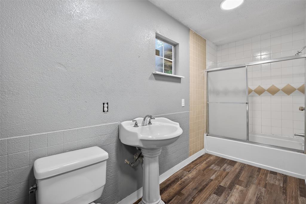 604 Graham Street Property Photo 19