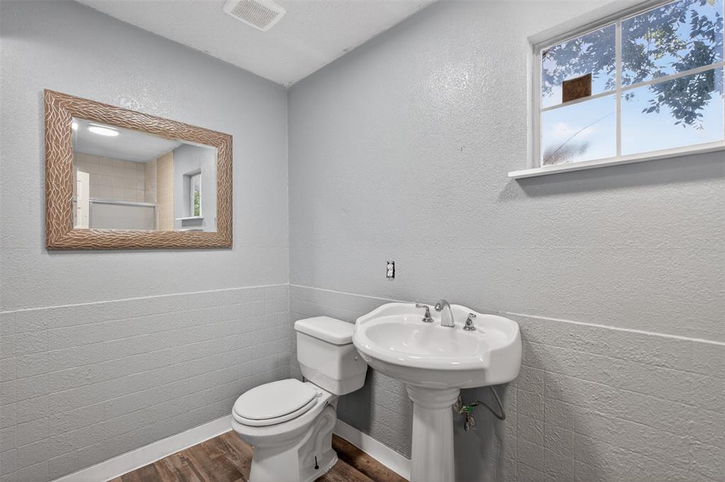 604 Graham Street Property Photo 20