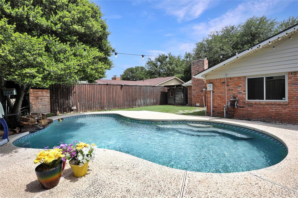 1113 Mossvine Drive Property Photo 2