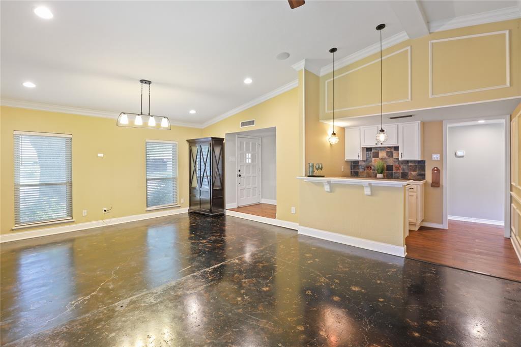 1113 Mossvine Drive Property Photo 3