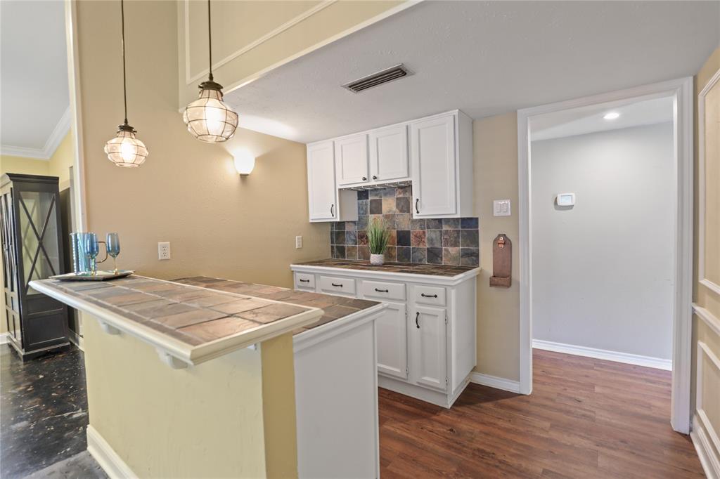 1113 Mossvine Drive Property Photo 6