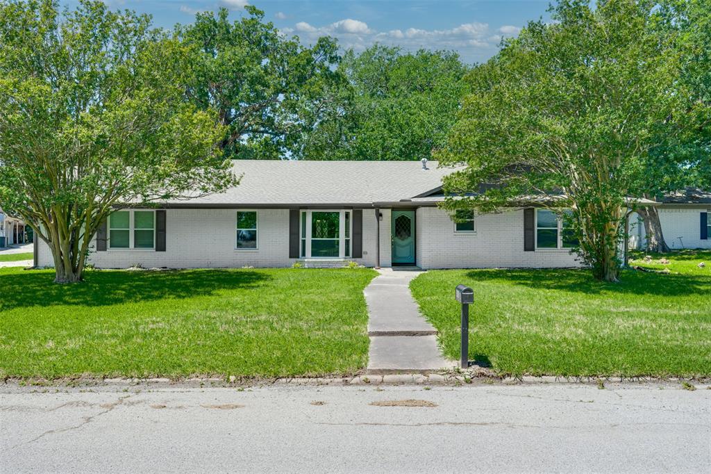 3011 Tanglewood Drive Property Photo 1