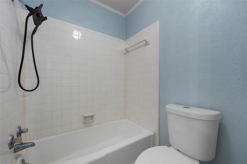 238 Royal Drive Property Photo 6