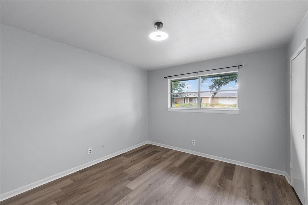 238 Royal Drive Property Photo 8