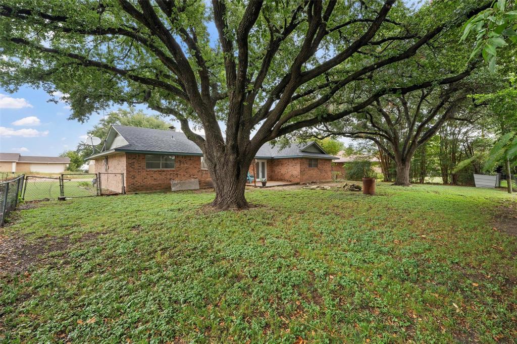 238 Royal Drive Property Photo 11