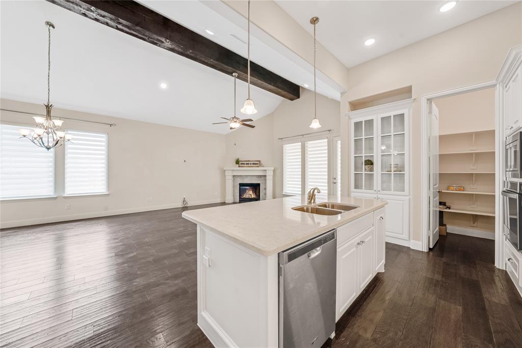 2712 Cross Oak Place Property Photo 6