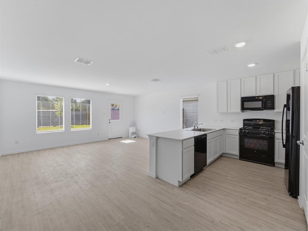 4952 Stonebridge Drive Property Photo 3