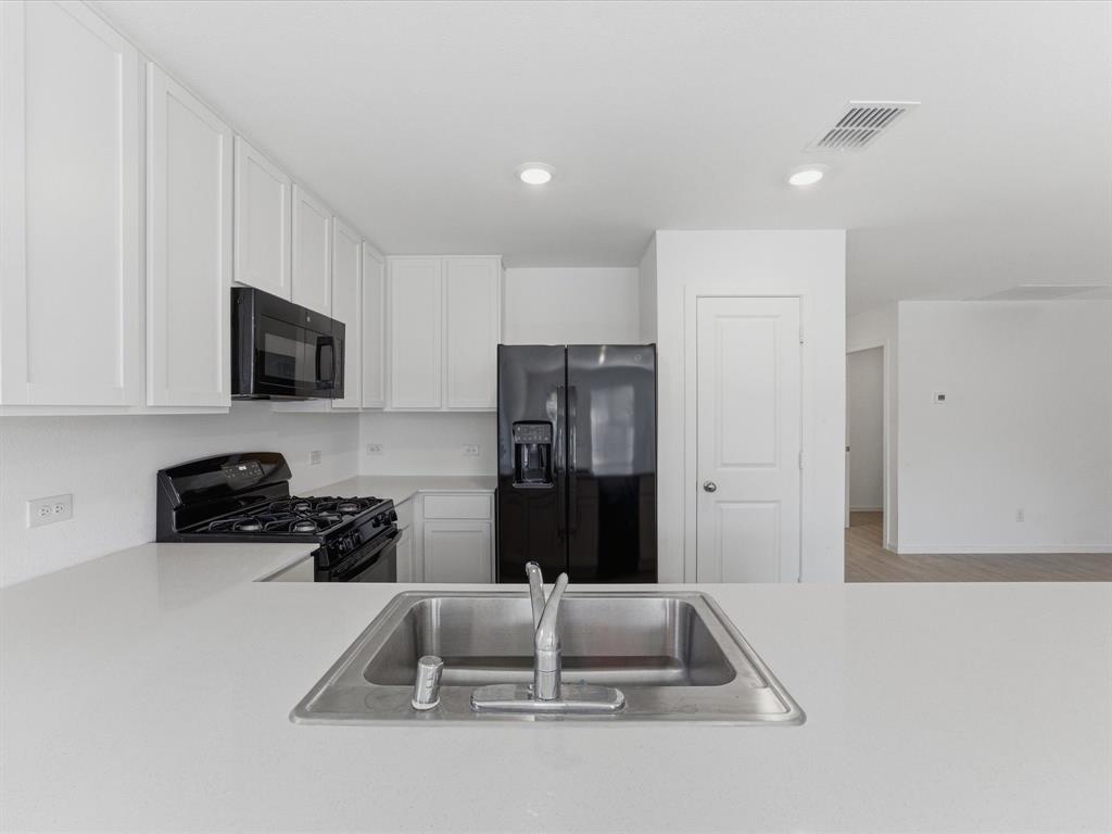 4952 Stonebridge Drive Property Photo 4