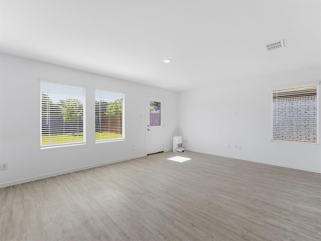 4952 Stonebridge Drive Property Photo 6