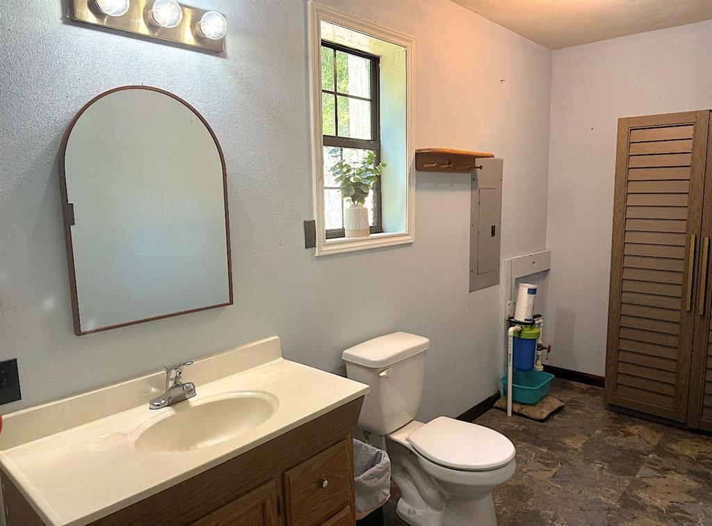 210 Whispering Pines Trail Property Photo 8