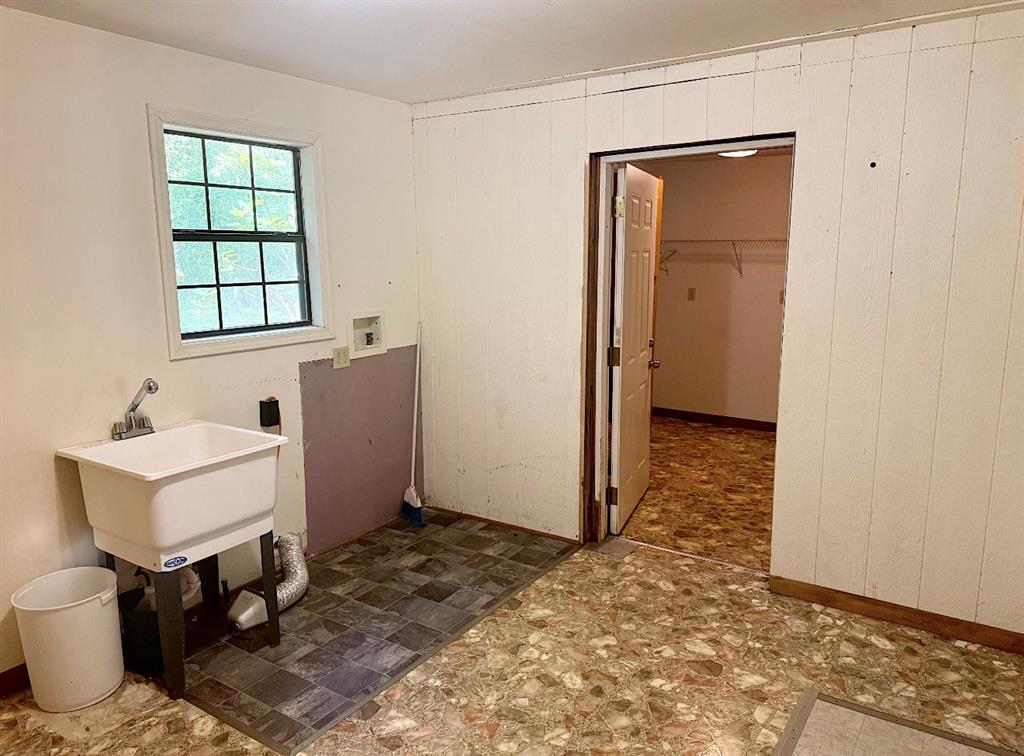 210 Whispering Pines Trail Property Photo 13