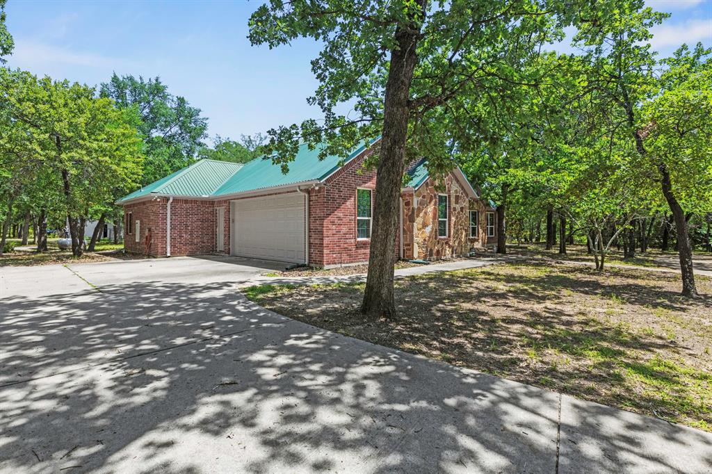 6373 Hidden Oaks Drive Property Photo 4