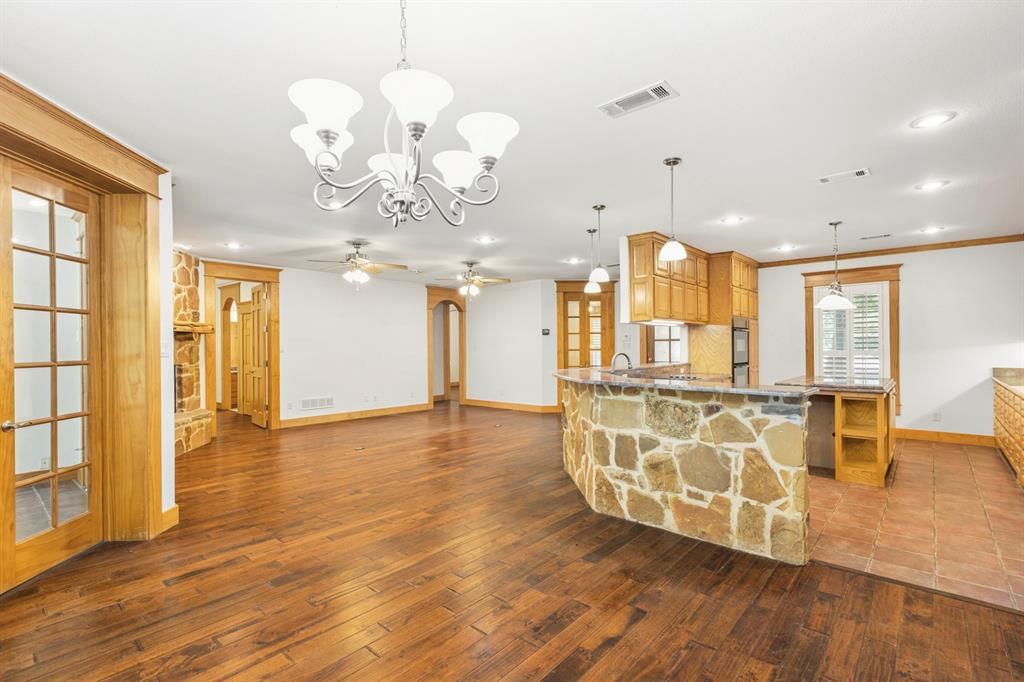6373 Hidden Oaks Drive Property Photo 14